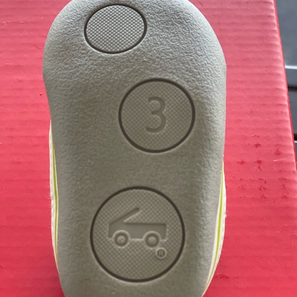 New in box See Kai Run size 3 - Picture 4 of 4